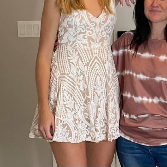 Windsor White and Tan Lace Mini Dress - Picture 2 of 3